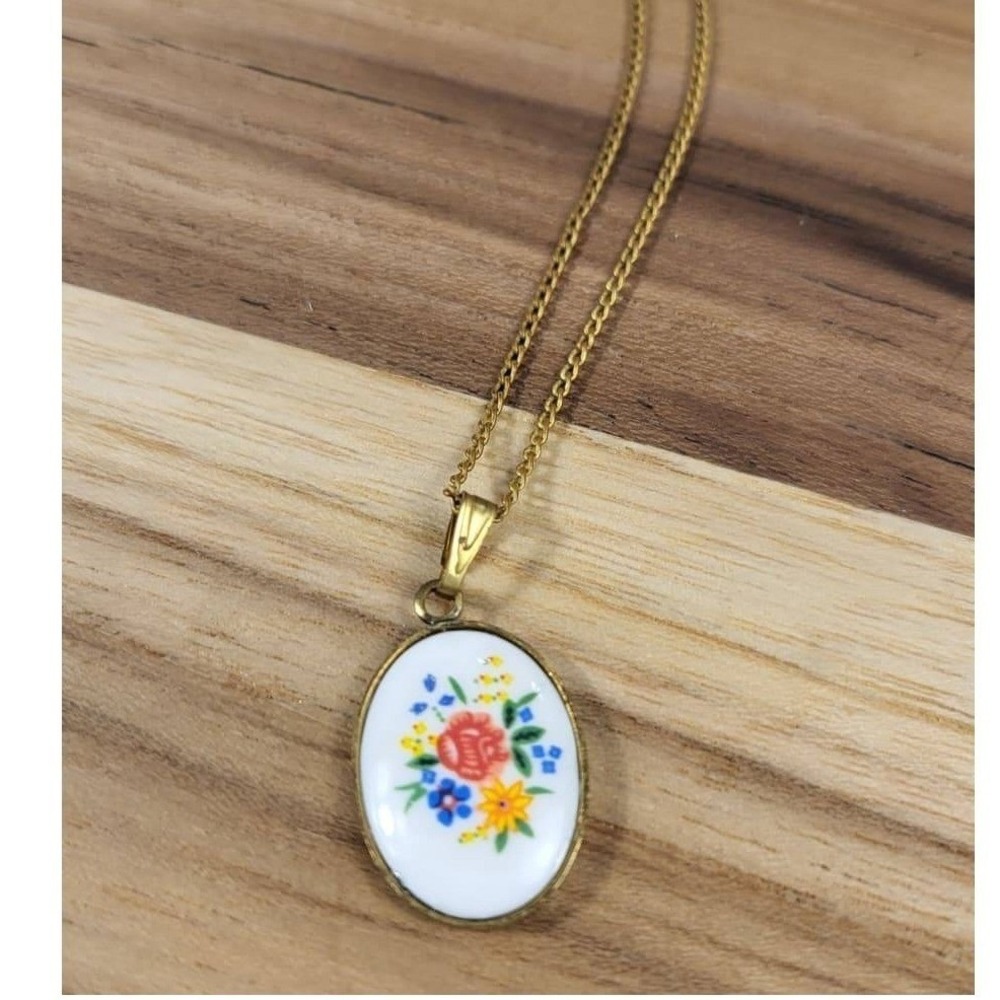 Vintage Glass Oval Floral Pendant Necklace Gold Tone Brass Chain Delicate